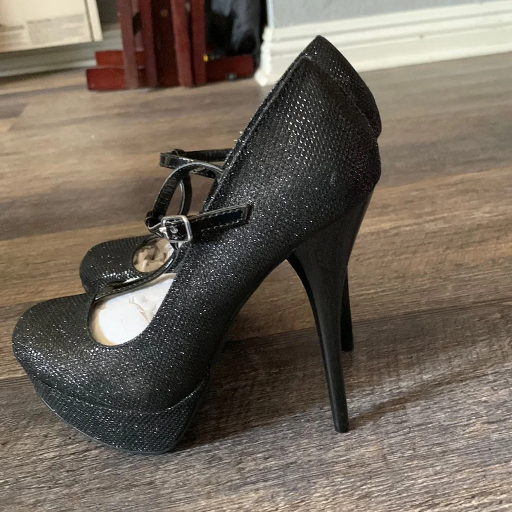 NEW!!!! spaRkle ✨ super sparkly t-strap heels!! - Picture 1 of 8